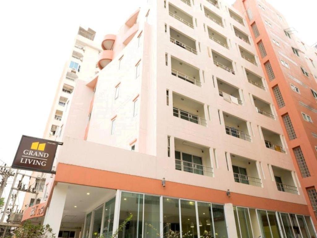 Grand Living Residence Chiang Mai Exterior photo
